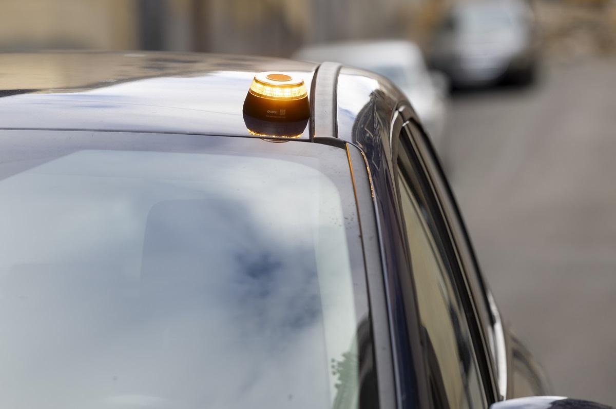 Baliza V16 de emergencia para vehículos, a 21 de noviembre de 2025, en Madrid