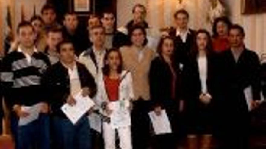 Alumnos de La Encina reciben sus diplomas