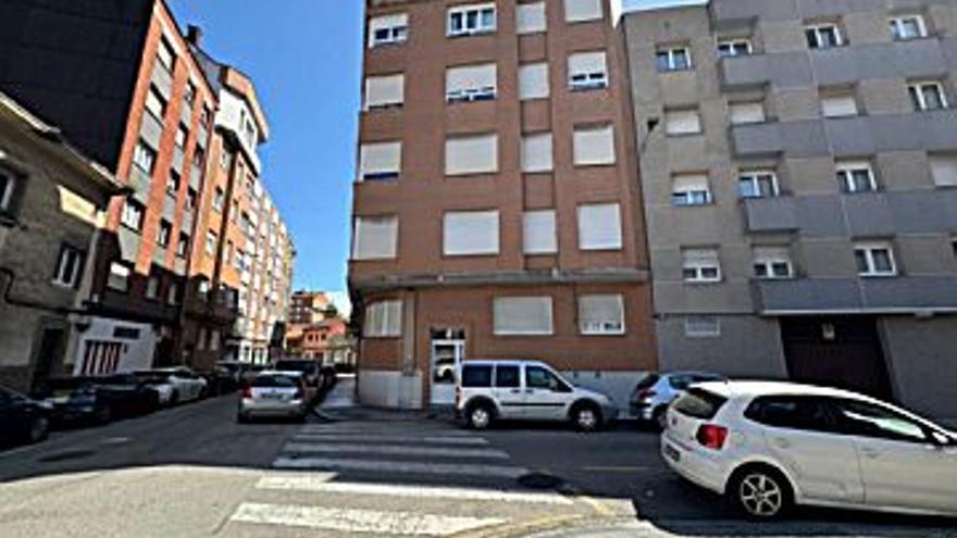 104.900 € Venta de piso en La Calzada (Gijón) 45 m2, 2 habitaciones, 1 baño, 2.331 €/m2...