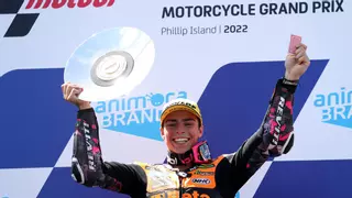 Alonso López da un recital en Australia y obtiene su segunda victoria pese a tener que cumplir con la "vuelta larga"