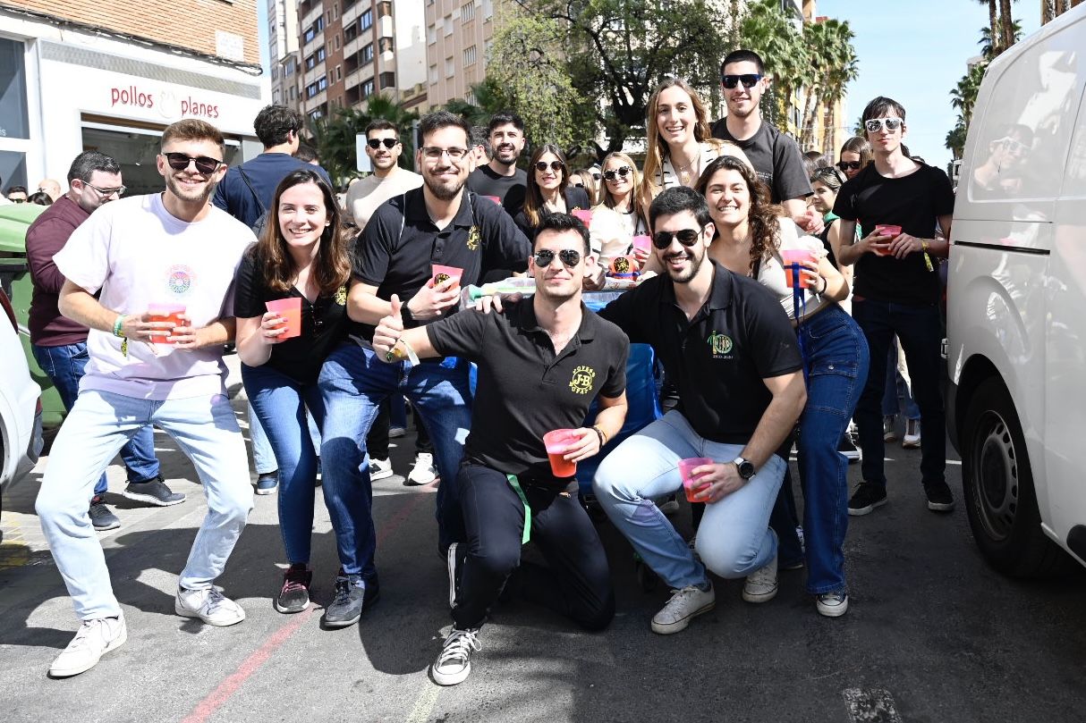 Búscate en la galería de fotos de las Collas