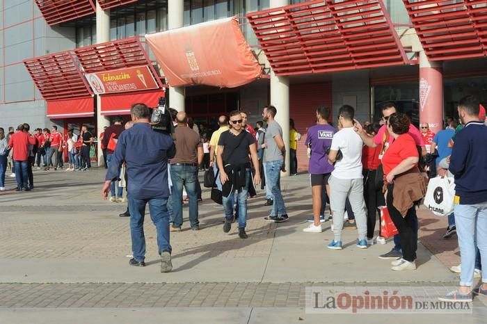 Tensión en la puerta de Nueva Condomina