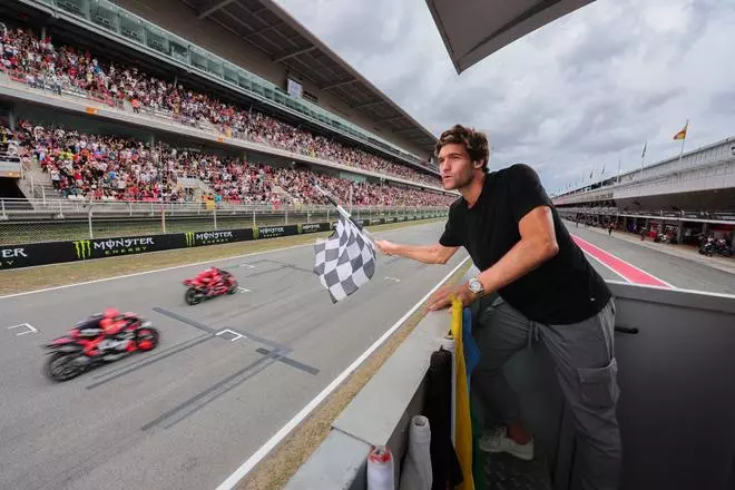 Marcos Alonso ondeó la bandera a cuadros en el GP de Catalunya