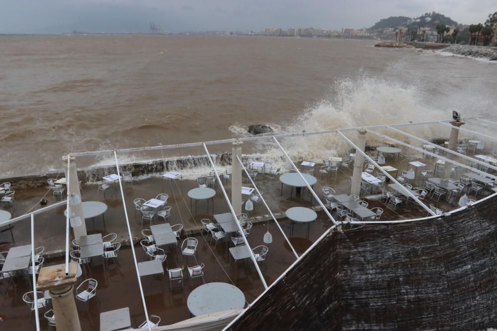 La tormenta destroza los Baños del Carmen