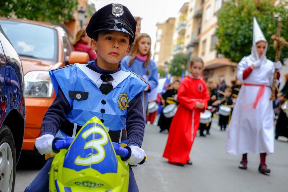 Via Crucis en versión infantil en Sax