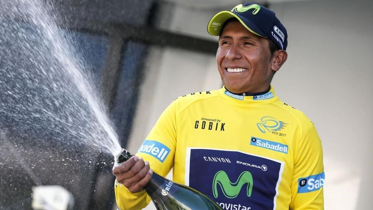 El ciclista colombiano del equipo Movistar, Nairo Quintana,  celebra en el podio de Valencia su victoria en la 68ª edicion de la Volta a la Comunitat Valenciana.