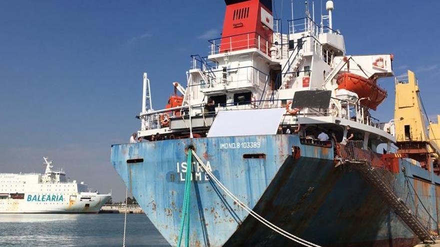 El buque «Istra» sale del puerto tras cinco años retenido al pagar deudas