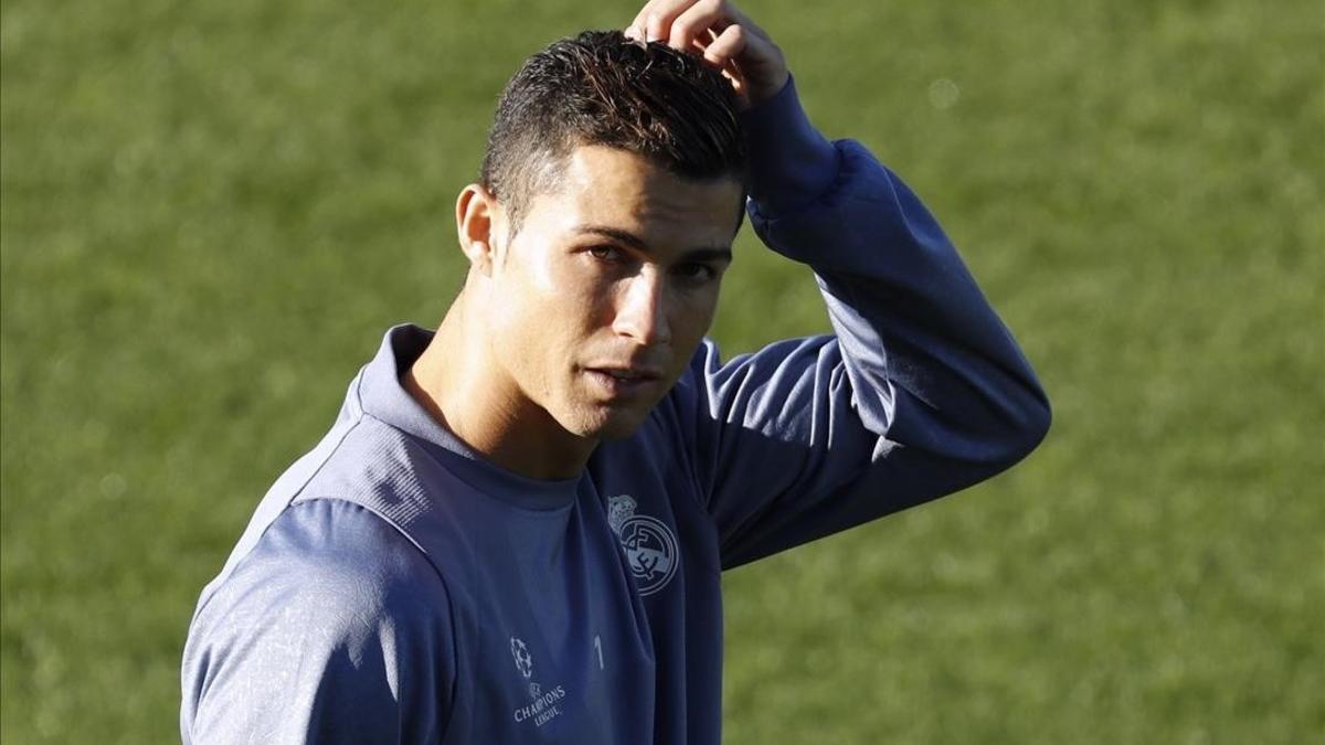 Ronaldo, durante el entrenamiento del Madrid del martes en Valdebebas