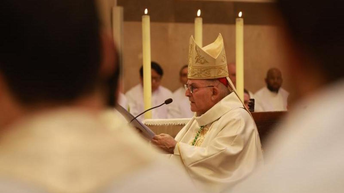 El obispo de Segorbe-Castellón, Casimiro López, durante una ceremonia religiosa.