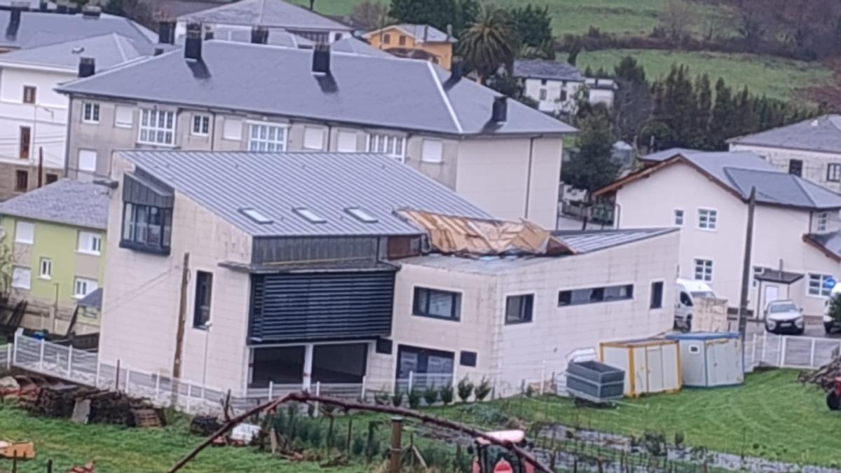 Las chapas levantadas, a primera hora de la mañana.