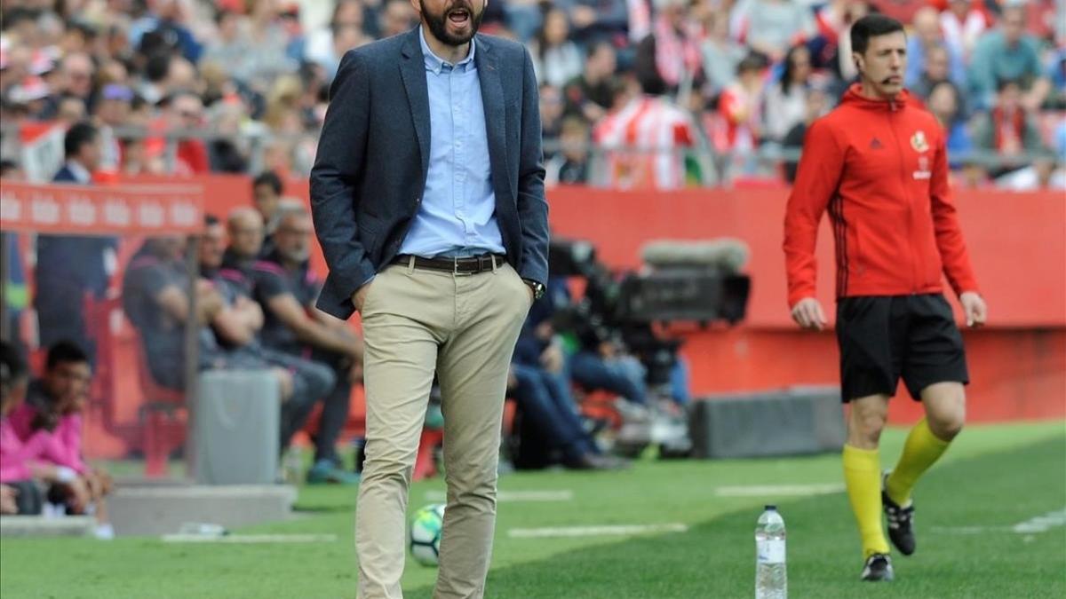 Machín, durante un partido en Montilivi.