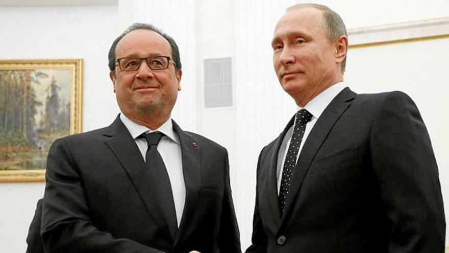 François Hollande i Vladimir Putin es van reunir ahir