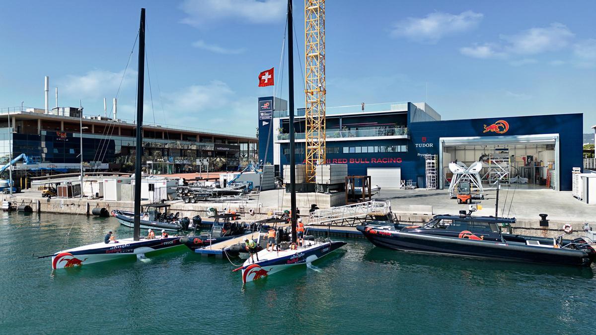 Así es la base del Alinghi en Barcelona