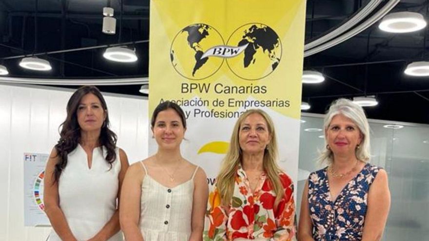 The activist Victoria Ballesteros chairs a group of the group of Women Entrepreneurs