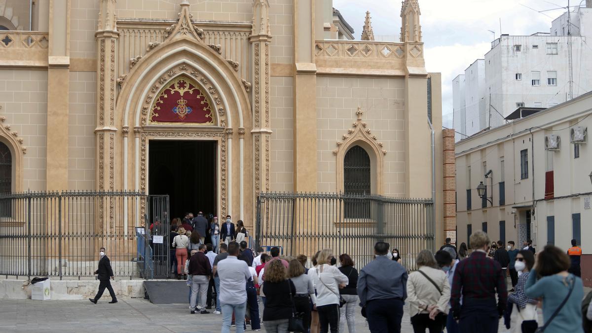 Juan Espadas, alcalde de Sevilla, visita el Santo Traslado