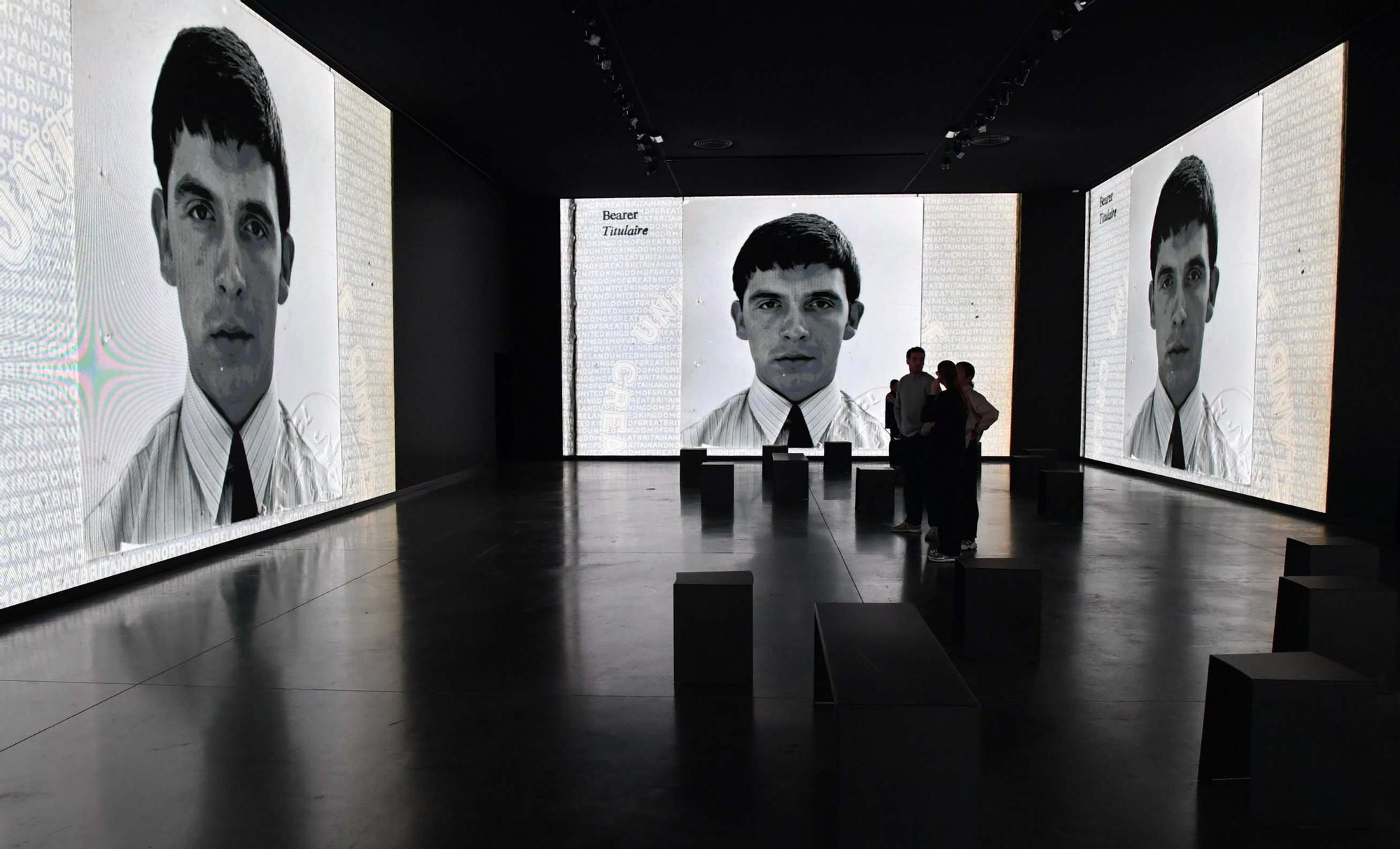 La exposición David Bailey's Changing Fashion abre sus puertas en A Coruña con la Fundación Marta Ortega