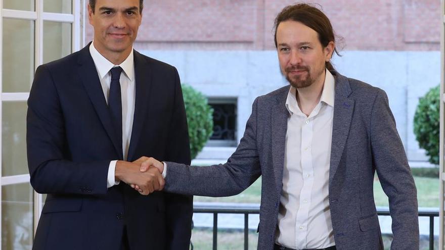 El Gobierno y Podemos acuerdan subir el salario mínimo a 900 euros en 2019