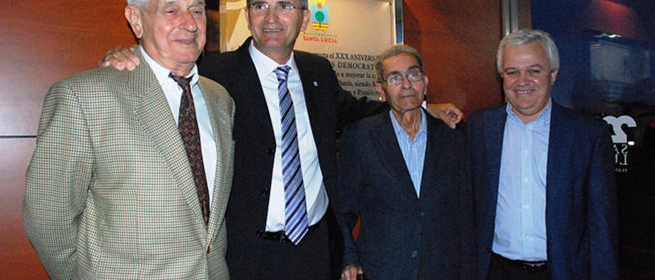 Manuel Sánchez Araña, izquierda, junto a Silverio Matos y Carmelo Ramírez.