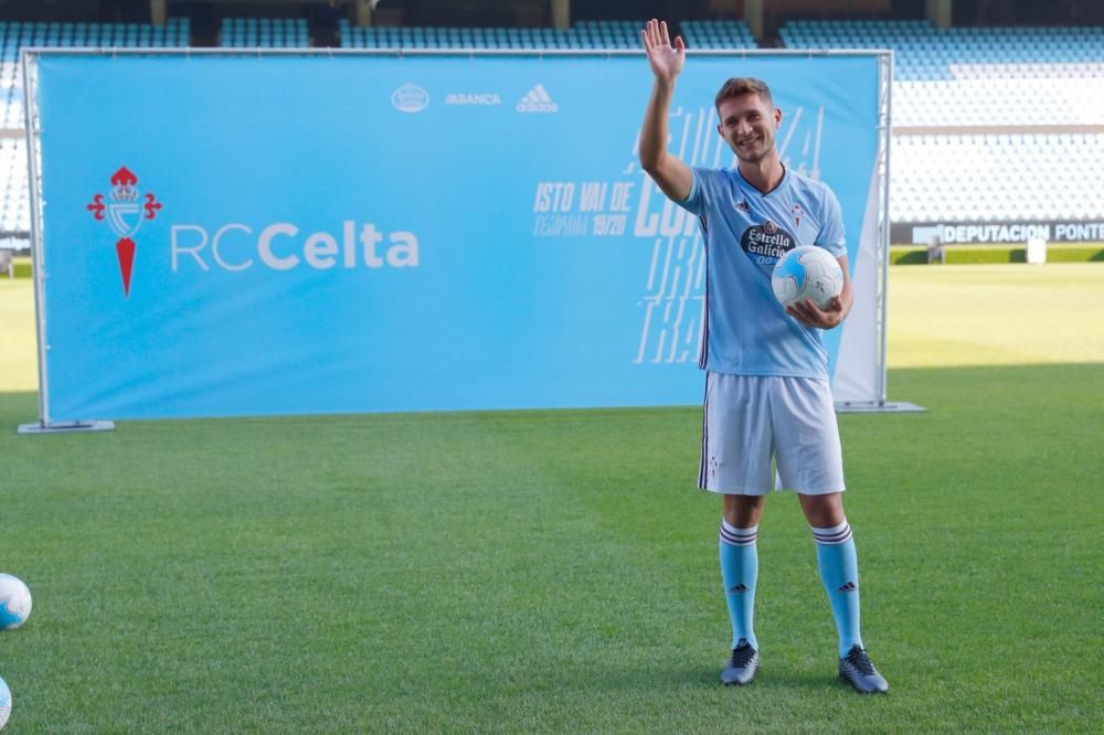 El Celta presenta a Jorge Saénz en Balaídos.