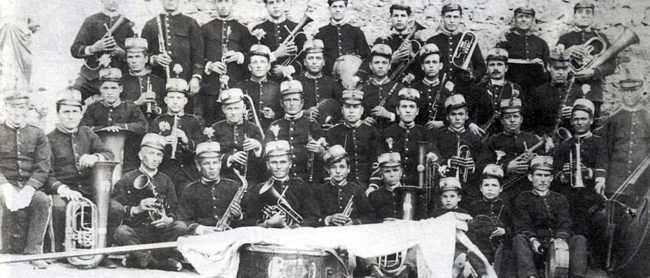 Integrantes de la banda ‘blava’ en 1894. | ARCHIVO DE LA UMA