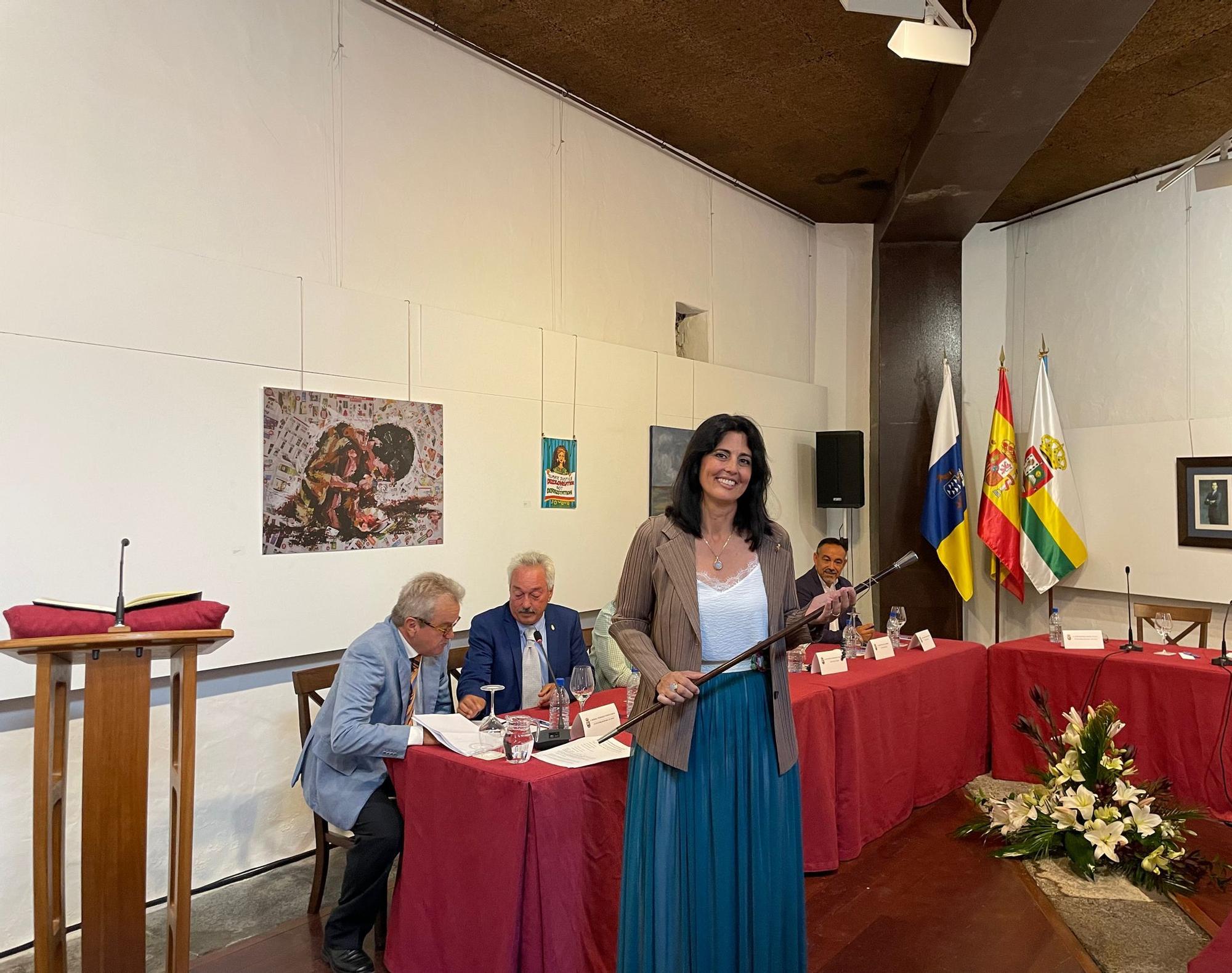 Evelia García toma posesión como nueva alcaldesa de Haría