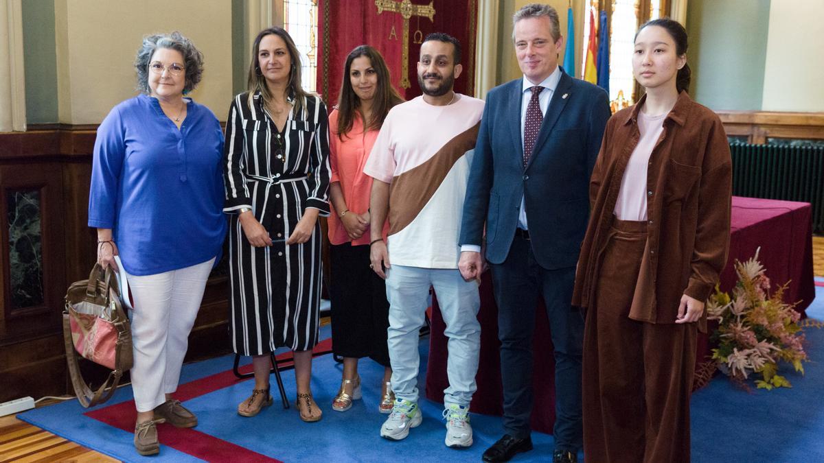 Marcelino Marcos Líndez con los representantes de las organizaciones.