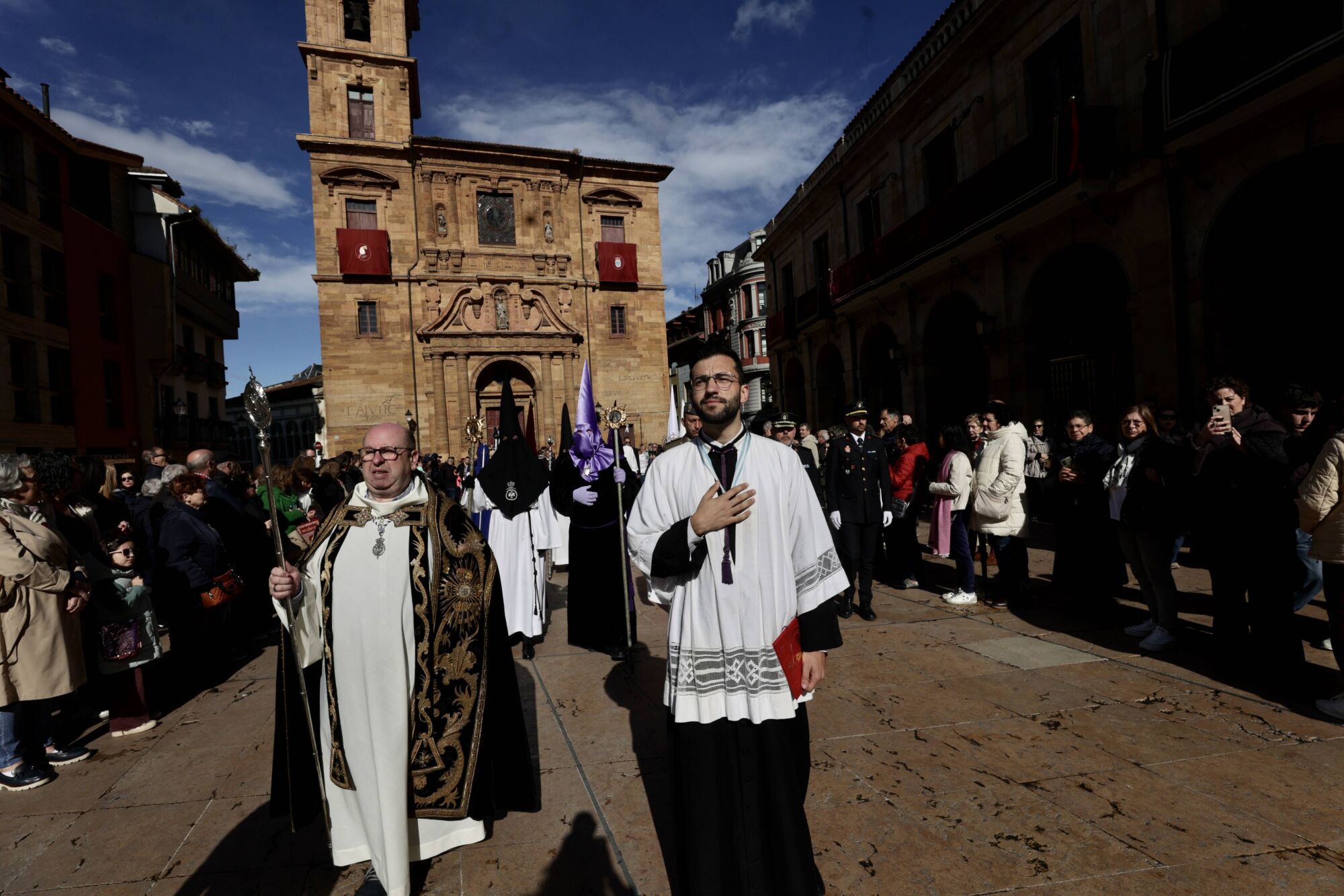 EN IMÁGENES: Procesión de La Soledad en Oviedo