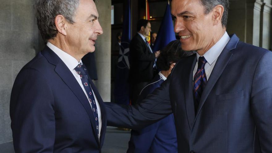 Sánchez demana defensar el "bon nom" de Zapatero
