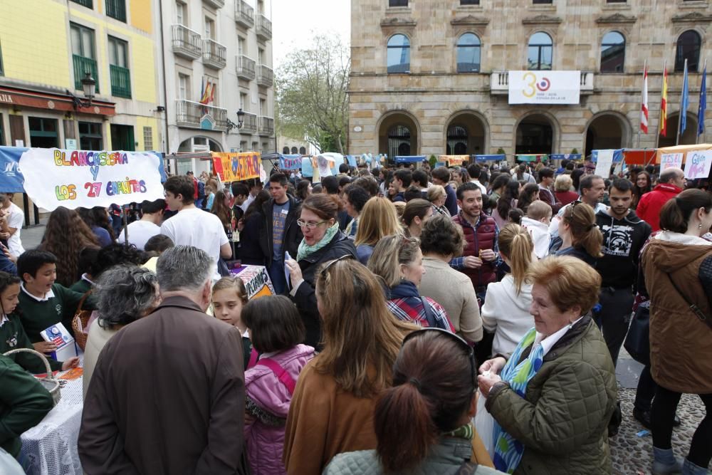 Mercadillo organizado por centros educativos