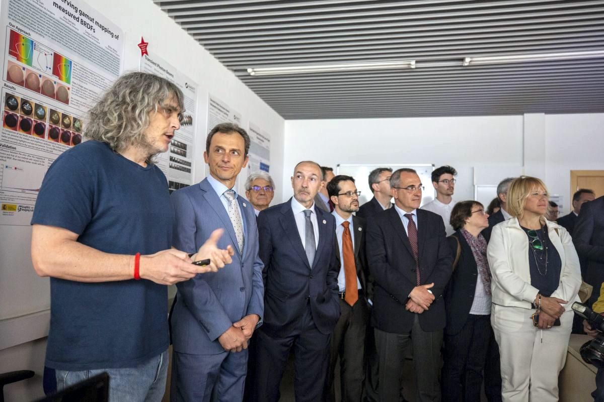 Duque visita el campus Río Ebro de la capital aragonesa