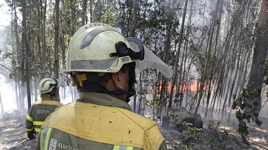 Activo un incendio forestal en Punxín obligó a int