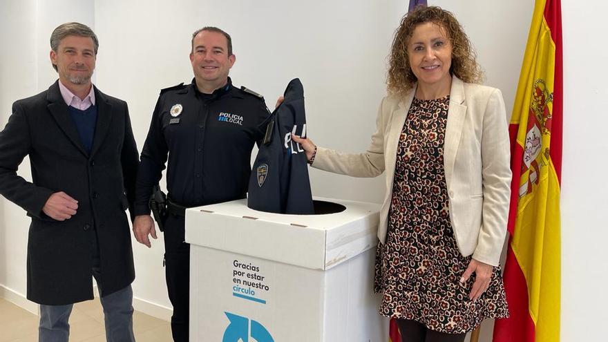 La Policía Local de Sant Antoni reciclará sus uniformes