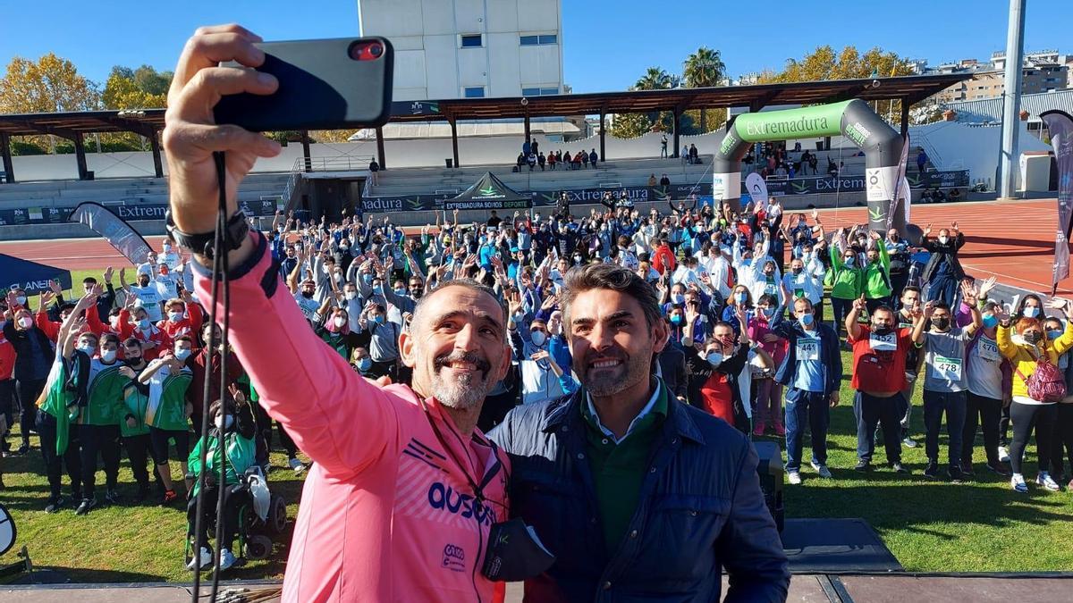 Dan de Sande y el paratriatleta Kini Carrasco, en los Judex en Cáceres.