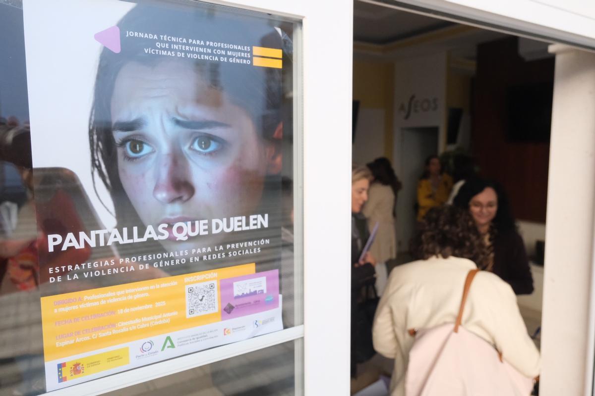Cartel a la entrada de las jornadas sobre violencia machista celebradas en Cabra.
