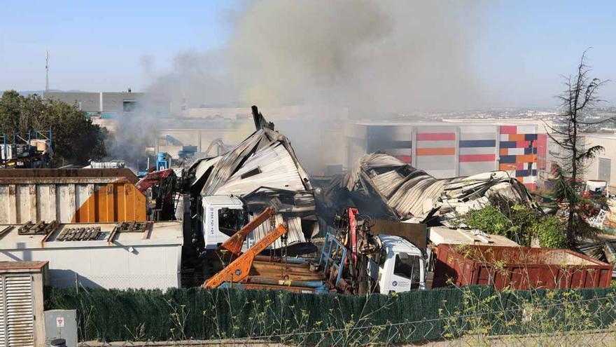 Un incendio destruye la planta de reciclaje de Granollers