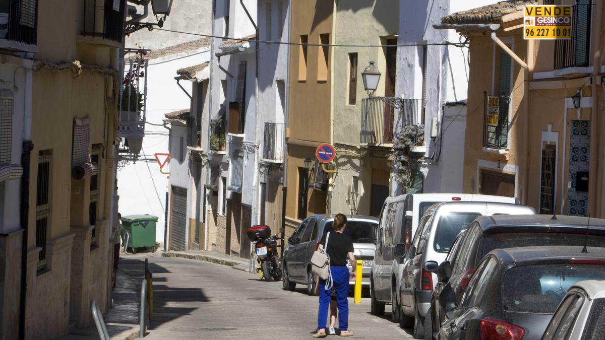 La calle de Sant Josep, una de las zonas con las rentas más bajas de Xàtiva.
