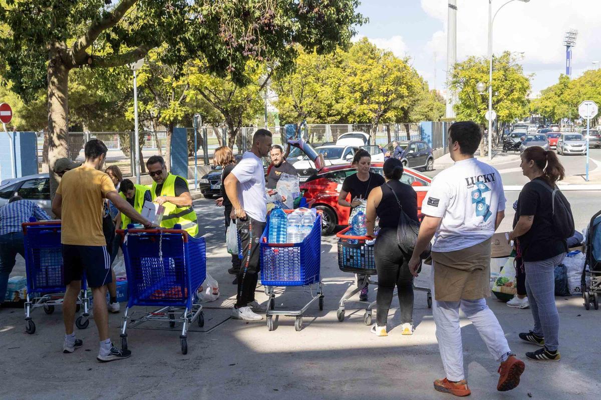 El empuje solidario en Alicante llena el Centro de Tecnificación con ayuda para los afectados por la DANA en Valencia