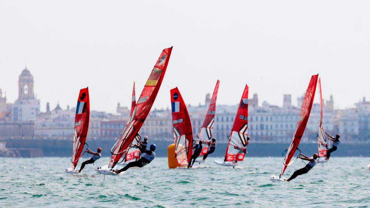Una imagen de la prueba disputada en aguas de la Bahía de Cádiz.
