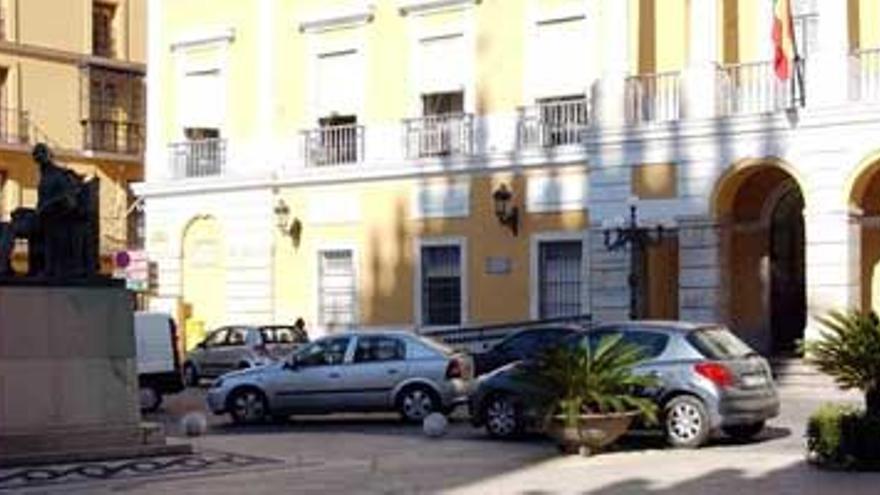 Una cámara controlará en la plaza de España los aparcamientos indebidos