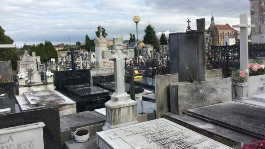 Los cementerios asturianos se preparan para la festividad de Todos los Santos