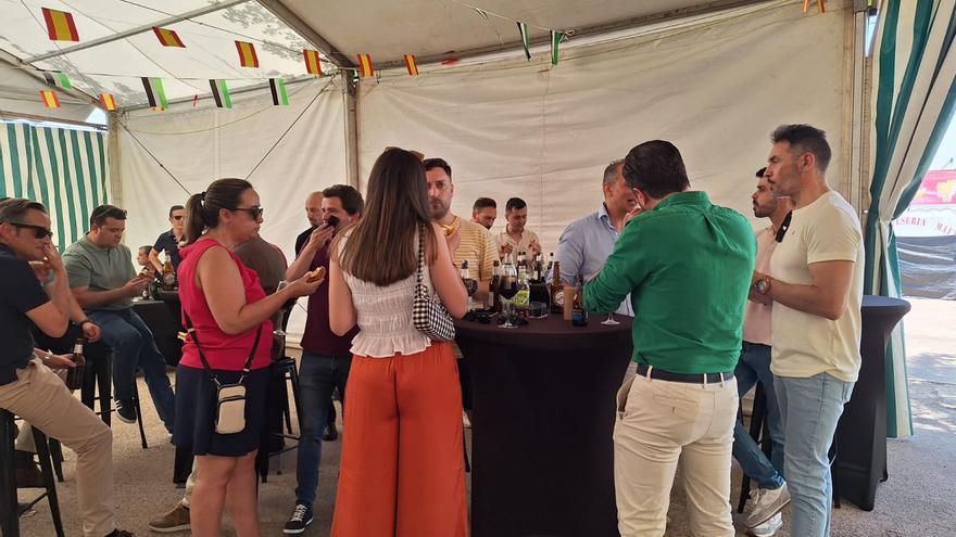 Música diaria y entrada gratuita en la Caseta Municipal de Cáceres para San Fernando 2026