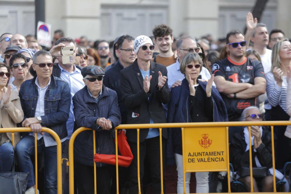 Búscate en el público de la mascletà del 1 de marzo