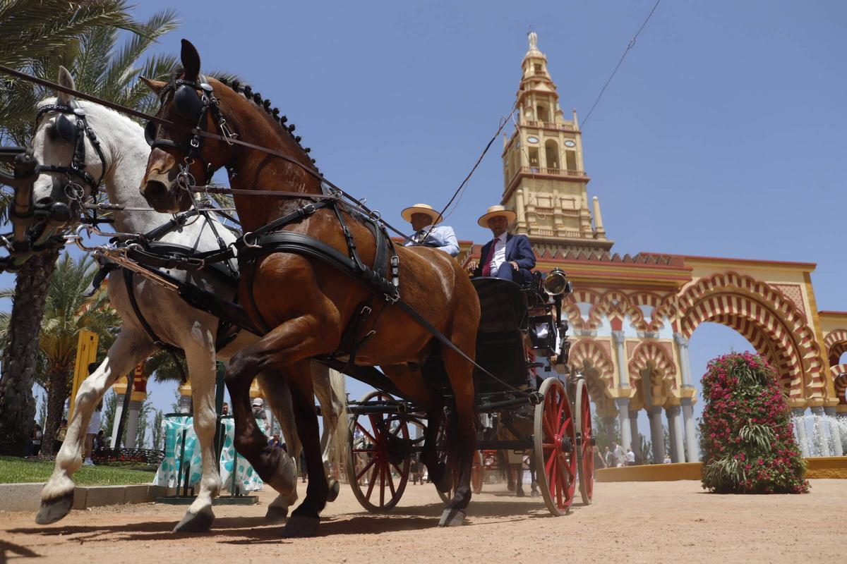 Desafiando el calor, este "museo sobre ruedas" es una de las citas imperdibles en El Arenal