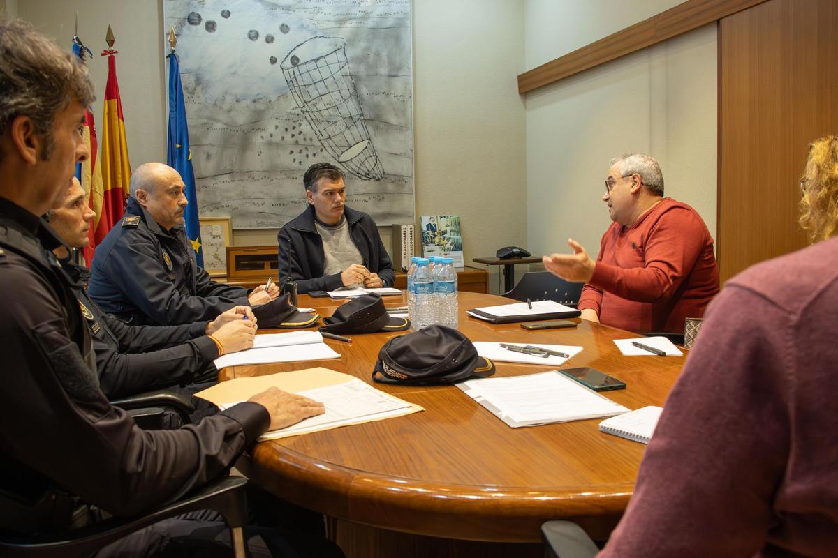 Reunión del Ayuntamiento de Xirivella y la Policía con Adif.