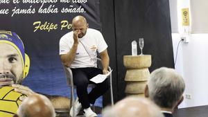 Despedida Felipe Perrone en el CNAB se retira tras 20 años de waterpolo profesional