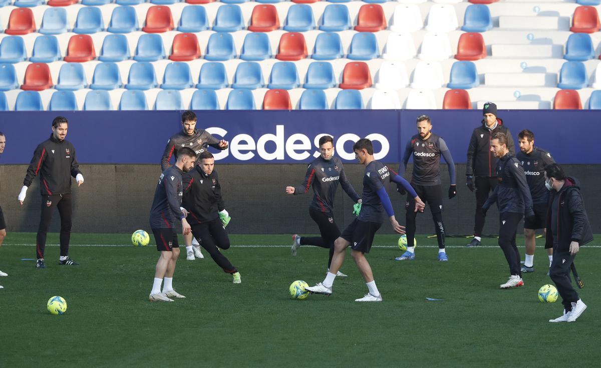 Sesión del Levante en el Ciutat antes de enfrentarse al Valencia