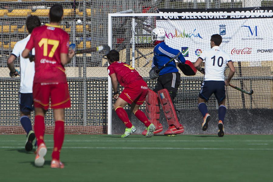 La selección española se impone al combinado galo en un amistoso disputado en Benalmádena