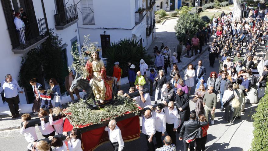 Semana Santa en Ibiza: Una rama de olivo rumbo a Boston