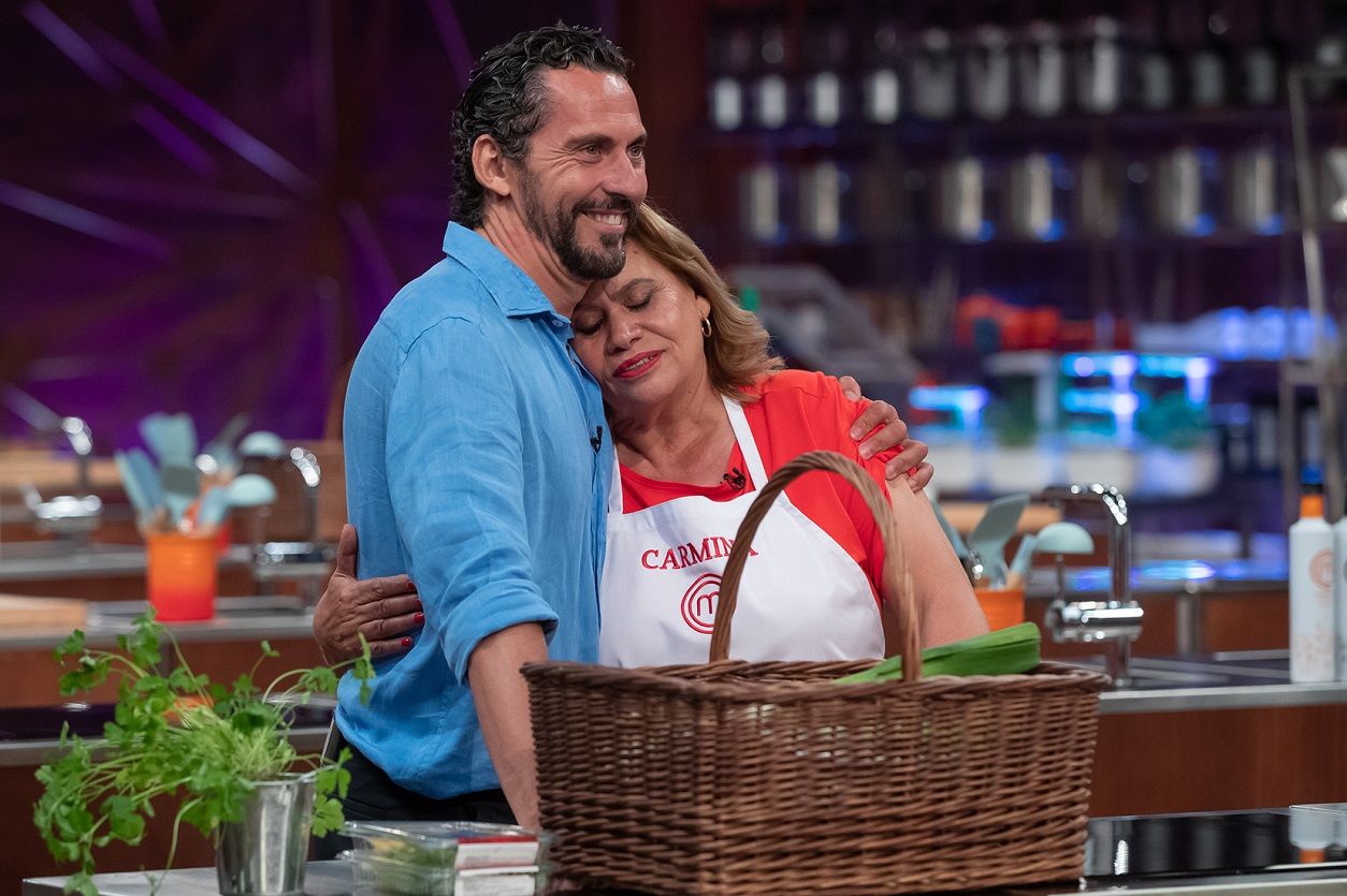 Paco León y Carmina Barrios en 'Masterchef Celebrity'