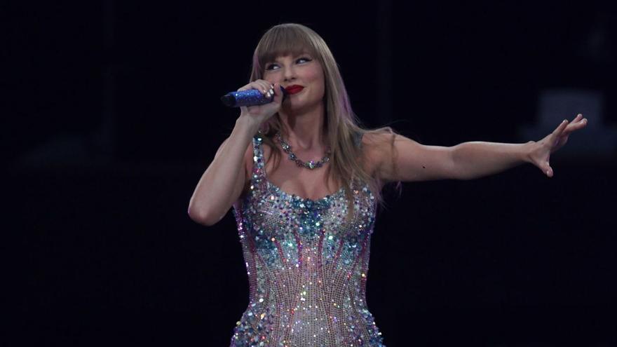La cantant Taylor Swift, durant la primera de les dues actuacions que va oferir a l’estadi Santiago Bernabéu. Foto: Ricardo Rubio/Europa Press